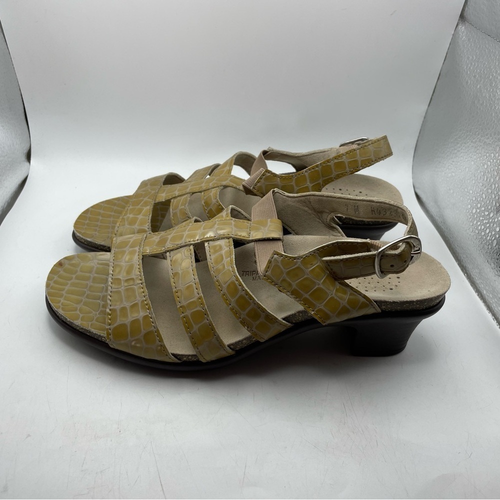SAS Allegro womens snake print kitten heel sandals size 7